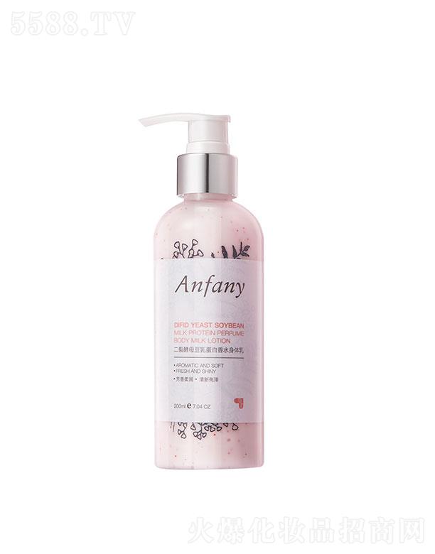 �V�݃������yƷ���g(sh��)���޹�˾���V�݃���  �����ݶ��ѽ�ĸ�����鵰����ˮ���w��   �����a(b��)ˮ