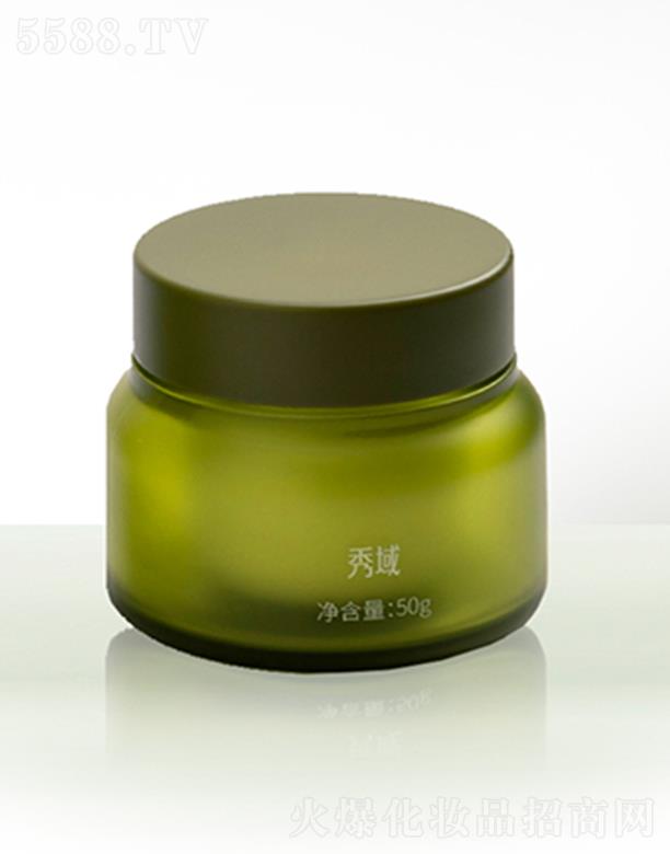 ����ɫ������˪