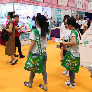 ���˵ĈԳ���͸¶�o�F����