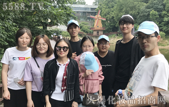 牢記歷史 珍惜當下 牢記歷史 珍惜當下