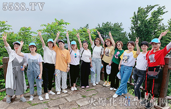 �߽������r��������Ӣ�����