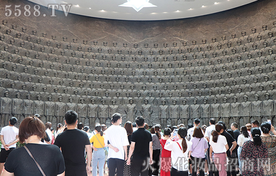 �߽������r��������Ӣ�����