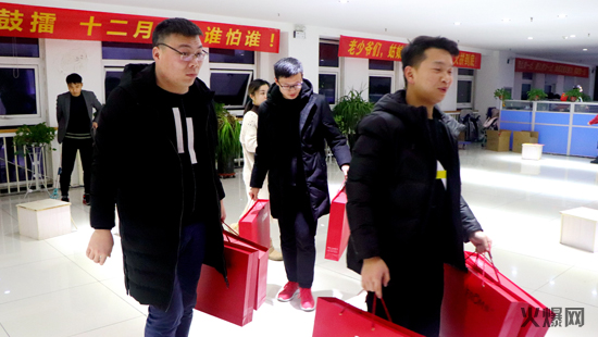 ���i�o�f�q������󴺚w����ϵ�T������ů���գ��𱬾W(w��ng)����öY�����ͣ�