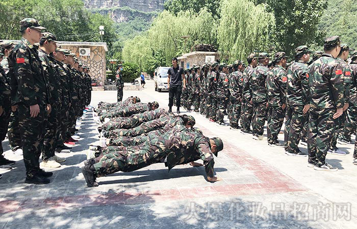 火爆狼群，千錘百煉！年輕沒有失敗，只有亮出風(fēng)采！