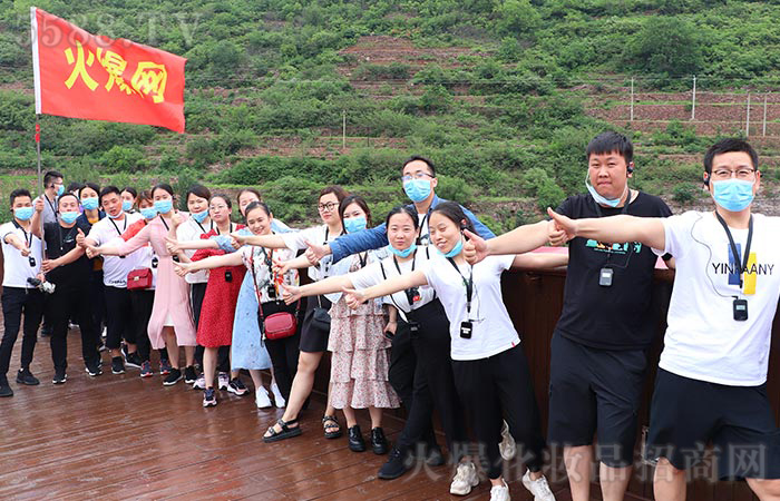 團(tuán)結(jié)協(xié)作，學(xué)習(xí)紅旗渠精神