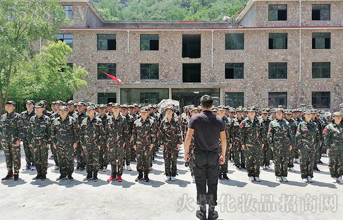 要做點亮別人的蠟燭