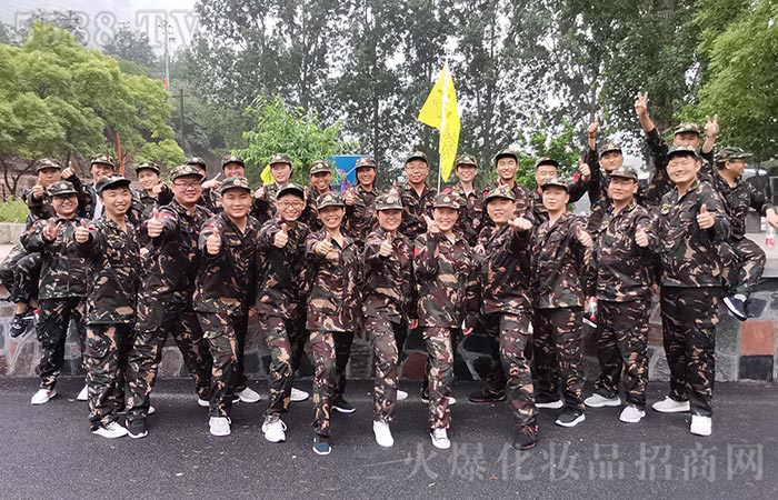 一榮俱榮、一損俱損;一個團隊的榮譽是需要每一個人都用心負(fù)責(zé)參與完成的! 一榮俱榮、一損俱損;一個團隊的榮譽是需要每一個人都用心負(fù)責(zé)參與完成的!