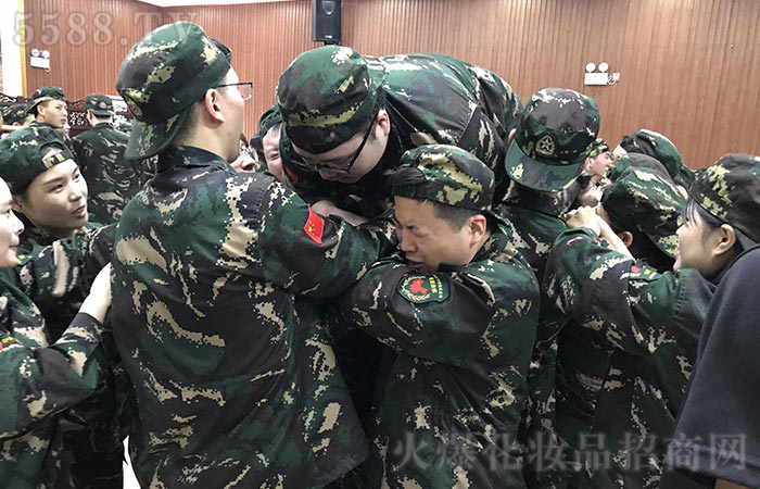 不拋棄，不放棄！艱苦奮斗，自力更生！