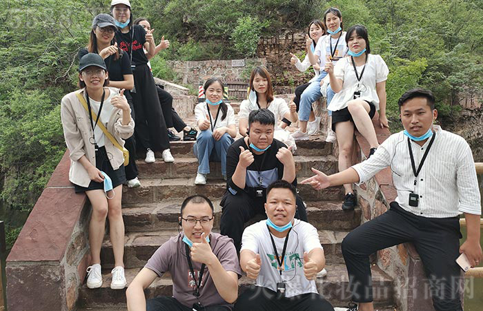 不拋棄，不放棄！艱苦奮斗，自力更生！