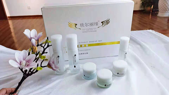 欣爾麗緣玉容素顏套 欣爾麗緣玉容素顏套