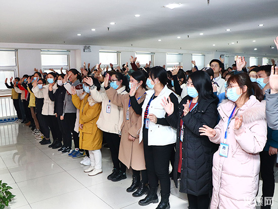 感恩員工,溫暖新春!火爆網(wǎng)為員工發(fā)放春節(jié)福利! 感恩員工,溫暖新春!火爆網(wǎng)為員工發(fā)放春節(jié)福利!