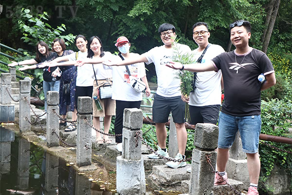 處無為之事,行不言之教 處無為之事,行不言之教