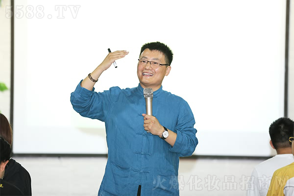 游老君山 體悟老子智慧 游老君山 體悟老子智慧