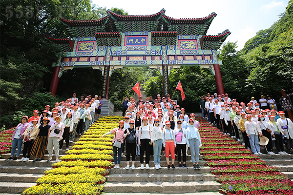 胸懷夢想、學(xué)會感恩、團結(jié)互助、才能走得更遠 胸懷夢想、學(xué)會感恩、團結(jié)互助、才能走得更遠