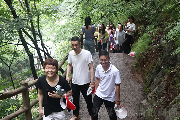 ���˿s�������H��ȫ���Ը�