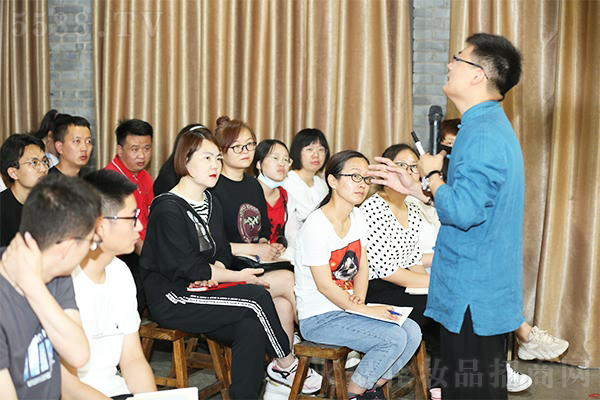 為而不爭(zhēng) 為而不爭(zhēng)