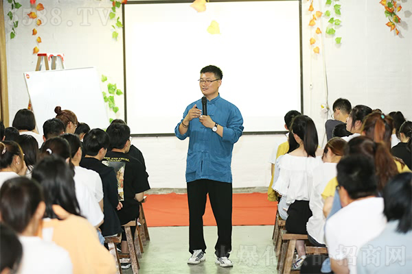 為而不爭(zhēng) 為而不爭(zhēng)