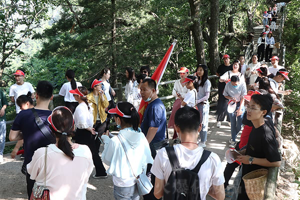 �Ͼ�ɽ��Ԋ(sh��)�箋(hu��)��Ŀ֮����������