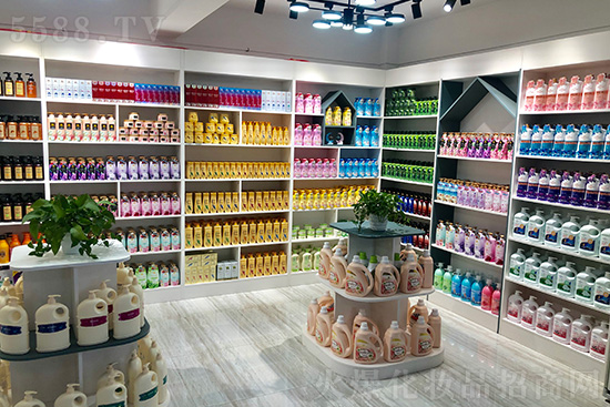 王氏國際全體員工祝大家新年快樂 王氏國際全體員工祝大家新年快樂