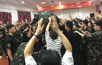 贏了一起狂，輸了一起扛！