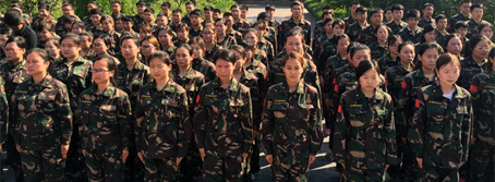 冬練三九，夏練三伏；火爆狼群，千錘百煉；