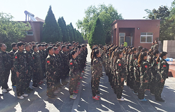 無(wú)懼無(wú)畏，激發(fā)個(gè)人不服輸?shù)木瘢? />
            <p>無(wú)懼無(wú)畏，激發(fā)個(gè)人不服輸?shù)木瘢?/p>
          </li>
          <li> <img src=