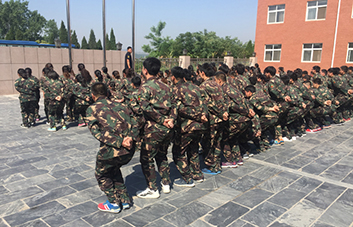 英姿颯爽，沒(méi)有矯揉造作，只有堅(jiān)強(qiáng)！