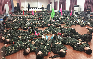 火爆人永不言棄，超越自我！