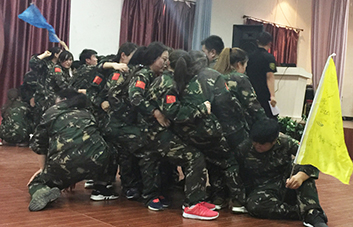 火爆大家庭，擰成一股繩！眾人團(tuán)結(jié)緊，百事能成功！