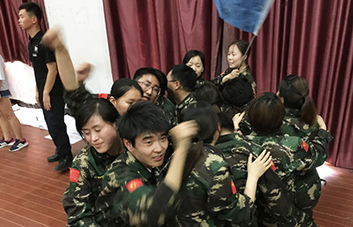 夢(mèng)想因追求而精彩，個(gè)體因團(tuán)隊(duì)而強(qiáng)大！