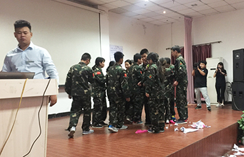 若有一天懈怠，便要落后，要失敗。市場(chǎng)就是這樣嚴(yán)峻！