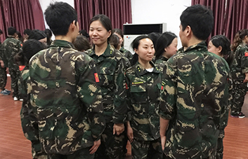 學(xué)會(huì)贊美，收獲一份真心；