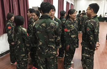 學(xué)會(huì)贊美，收獲一份真心；