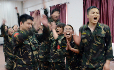 勇者無(wú)所畏懼，強(qiáng)者奮勇?tīng)?zhēng)先！