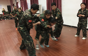 挑戰(zhàn)冠軍隊(duì)：體力與意志力的較量，速度與時(shí)間的對(duì)決！