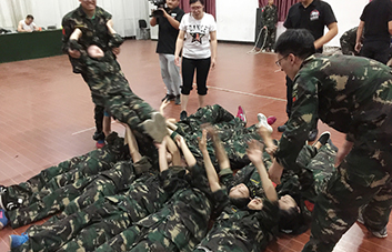 一次失敗并不可怕，爬起來(lái)，再戰(zhàn)！