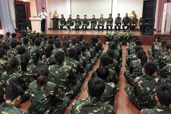 青春飛揚(yáng)，全力向上；沒(méi)有哪家公司因?yàn)閲?yán)格管理而倒閉！