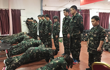 領(lǐng)導(dǎo)者是團(tuán)隊(duì)的核心，一言一行都是表率！