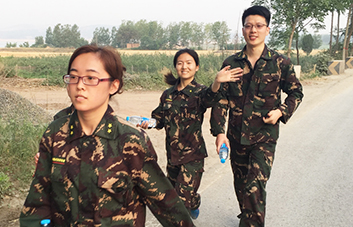 真真正正去走，一步一個(gè)腳印去量！