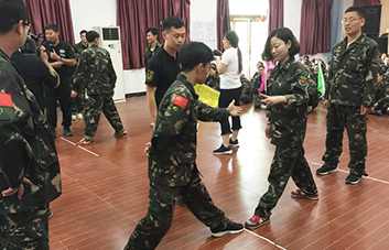 當(dāng)你下定決心時(shí)，世界會(huì)為你讓路！