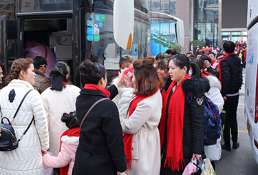 ��10���꣬�𱬼����������(du��)��܇���@����һ���ˣ�